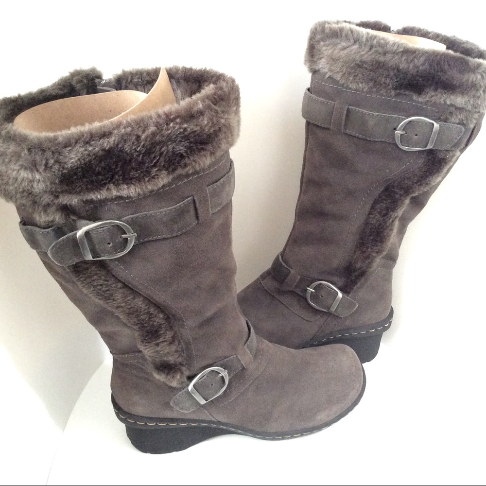 Like new BareTraps suede leather boots